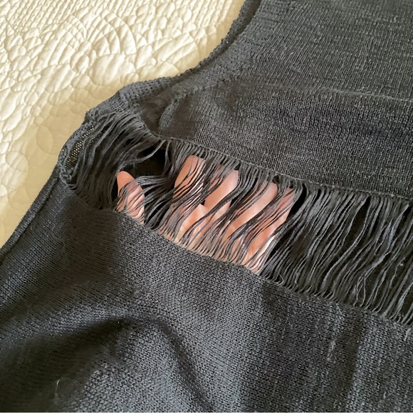 Like New One Grey Day black linen mix sleeveless hi/lo top - Picture 7 of 14